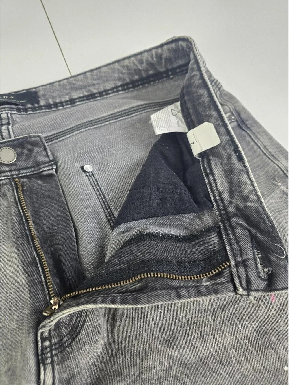 Zara Slim Fit Distressed Gray Denim Jeans Button Closure 5-Pocket Men 36x31